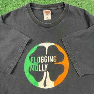 Vintage Flogging Molly Celtic Punk Band T-Shirt Men's Large Faded Black Y2K 90s